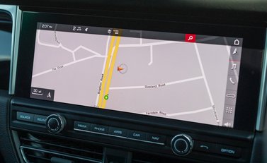 Porsche Macan S 22