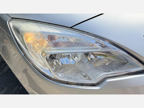 Vauxhall Meriva SE CDTI 13