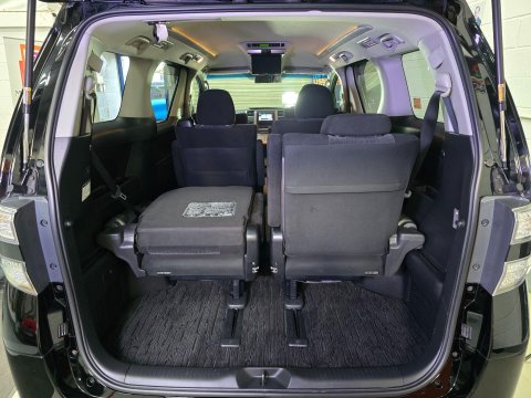 Toyota Vellfire 12