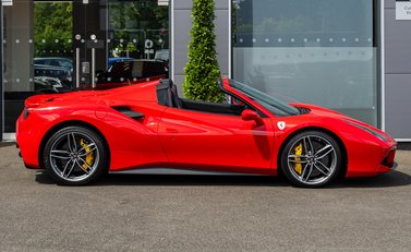 Ferrari 488 SPIDER 3