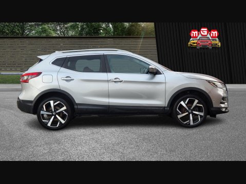 Nissan Qashqai TEKNA DIG-T 10