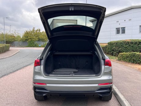 Audi Q3 2.0 TFSI 40 S line S Tronic quattro Euro 6 (s/s) 5dr 38