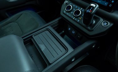 Land Rover Defender 90 V8 CARPATHIAN EDITION 24