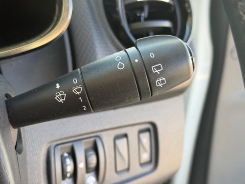 Renault Clio ICONIC TCE 15