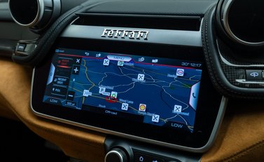 Ferrari GTC4 Lusso V12 21