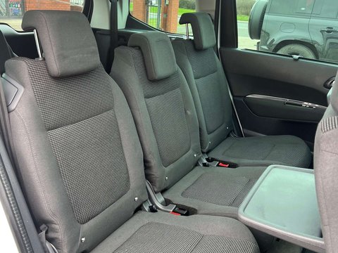 Peugeot 5008 1.6 5008 Allure Blue HDi S/S 5dr 31