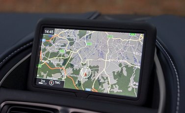 Aston Martin DB11 Volante 19