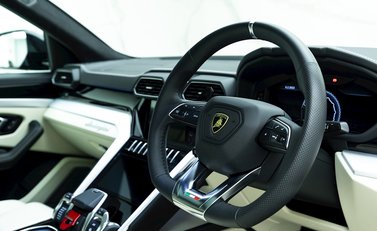 Lamborghini Urus 22