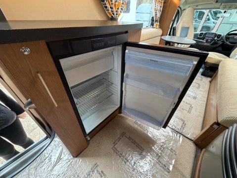 Auto-Trail Tracker EKS LOVELT LOW MILEAGE GREAT SPEC TRACKER 15