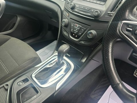 Vauxhall Insignia SRI CDTI AUTO 9