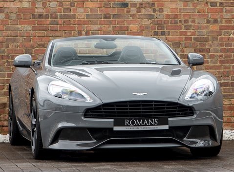 Aston Martin Vanquish Volante 1
