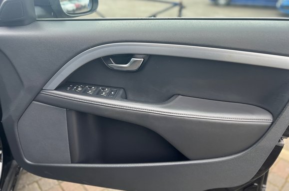 Volvo V70 2.0 D4 SE LUX AUTOMATIC ESTATE 20