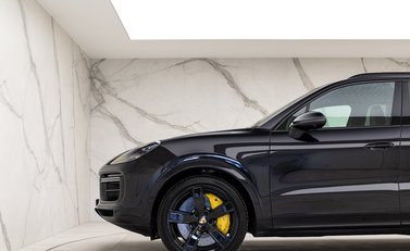 Porsche Cayenne Turbo S E-Hybrid 25