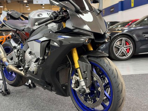 Yamaha R1M 1000 Super Sports Petrol Manual (200 ps) 13