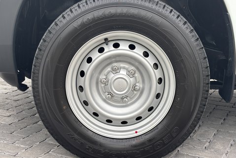 Isuzu D-Max 1.9 TD Utility 4x4 Single Cab Pickup 28