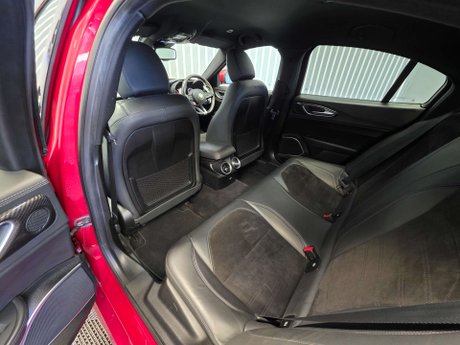 Alfa Romeo Giulia 2.9 V6 Bi-Turbo Quadrifoglio Saloon 4dr Petrol Auto Euro 6 (s/s) (510 ps) 23