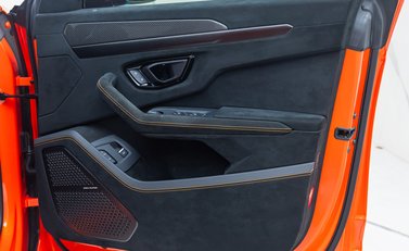 Lamborghini Urus PERFORMANTE 28