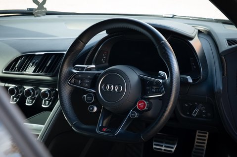 Audi R8 5.2 FSI V10 Plus S Tronic quattro Euro 6 (s/s) 2dr 31