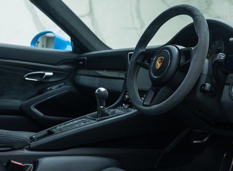 Porsche 911 GT3 (991.2) 13