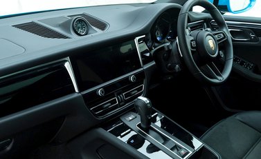 Porsche Macan GTS 16