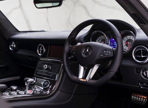 Mercedes-Benz SLS AMG 11
