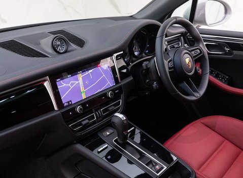 Porsche Macan GTS PDK 12