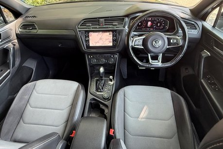 Volkswagen Tiguan R-LINE TECH TSI 4MOTION DSG 31