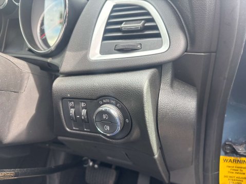Vauxhall Astra 1.6 Astra Elite Auto 5dr 33