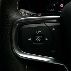 Volvo XC40 2.0 XC40 R-Design T4 Auto 5dr 1