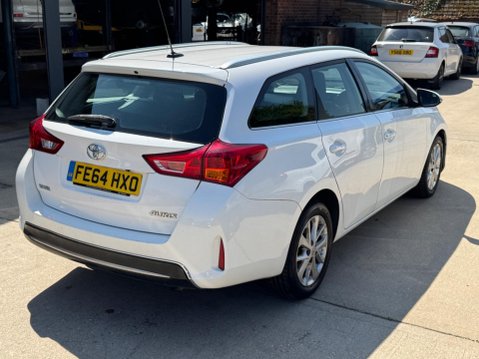 Toyota Auris 1.4 D-4D Icon Touring Sports Euro 5 (s/s) 5dr 7