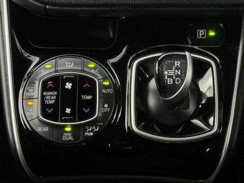 Toyota Esquire Hybrid 1.8 Hybrid Xi Edition 47