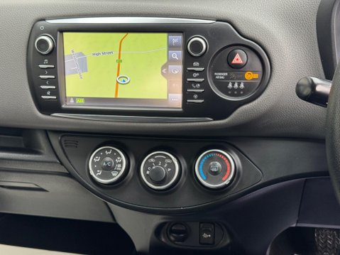 Toyota Yaris 1.5 VVT-i Icon Tech Euro 6 5dr 12