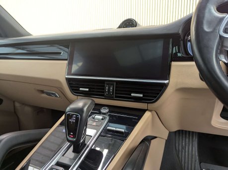 Porsche Cayenne 3.0 Cayenne V6 Auto 4WD 5dr 58