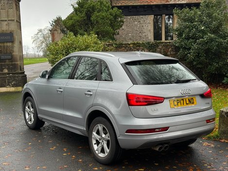 Audi Q3 TFSI SPORT 4