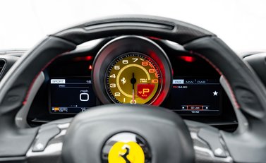 Ferrari 488 SPIDER 22