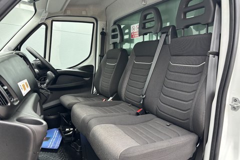 Iveco Daily 35C14HB Hi-Matic Luton with Tail Lift 3