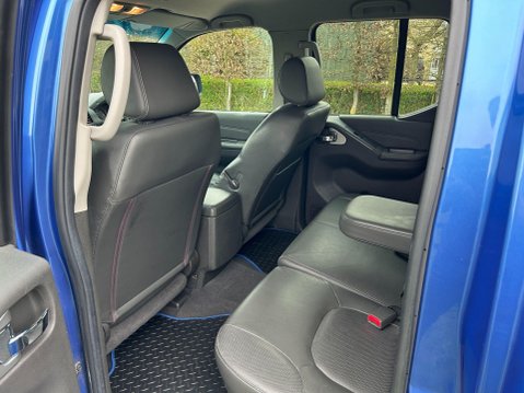 Nissan Navara 2.5 dCi Tekna Auto 4WD Euro 5 4dr 24
