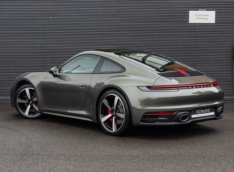 Porsche 911 Carrera S (992) 4