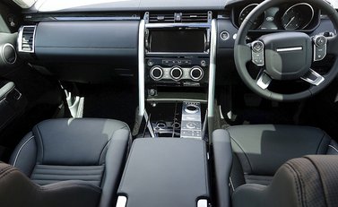 Land Rover Discovery SDV6 HSE Luxury 16