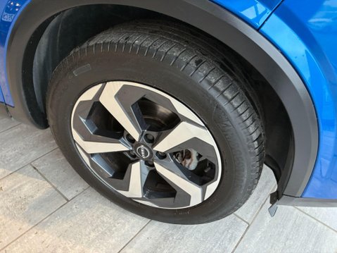 Nissan Qashqai 1.3 DIG-T MHEV N-Connecta XTRON Euro 6 (s/s) 5dr 10