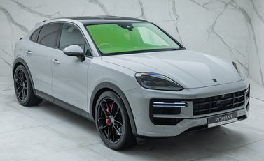 Porsche Cayenne TURBO E-HYBRID COUPE 11