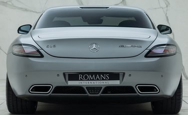 Mercedes-Benz SLS AMG GT 10