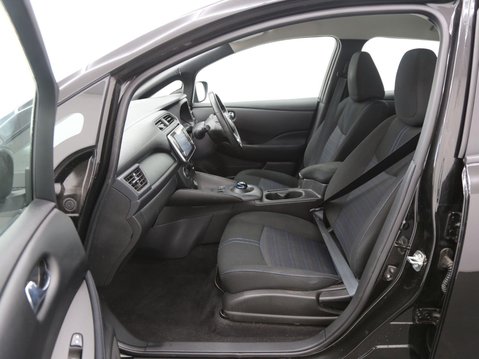 Nissan LEAF 39kWh Acenta Auto 5dr 23