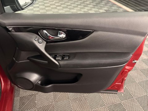 Nissan Qashqai 1.2 DIG-T N-Connecta XTRON 2WD Euro 6 (s/s) 5dr 31