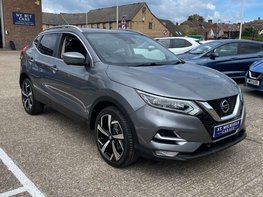Nissan Qashqai 1.3 Qashqai N-Motion DiG-T 5dr 4