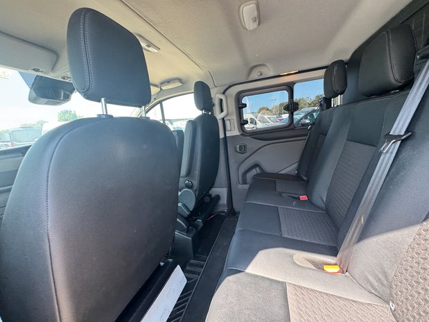 Ford Transit Custom AUTO Crew Cab SWB L1H1 320 Sport Air Con Camera Nav NO VAT SELECT 12