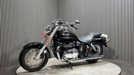 Triumph Bonneville 2011 ONLY 1812 MILES LONG MOT STUNNING CRUISER BIKE 10