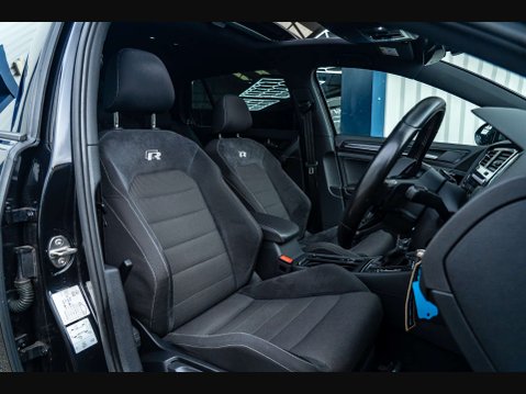 Volkswagen Golf 2.0 Golf R TSi Semi-Auto 4WD 5dr 9