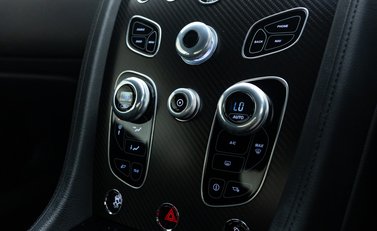 Aston Martin V12 Vantage S 26