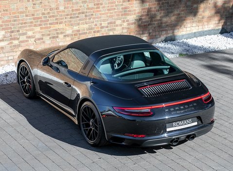 Porsche 911 (991.2) Targa 4 GTS 10